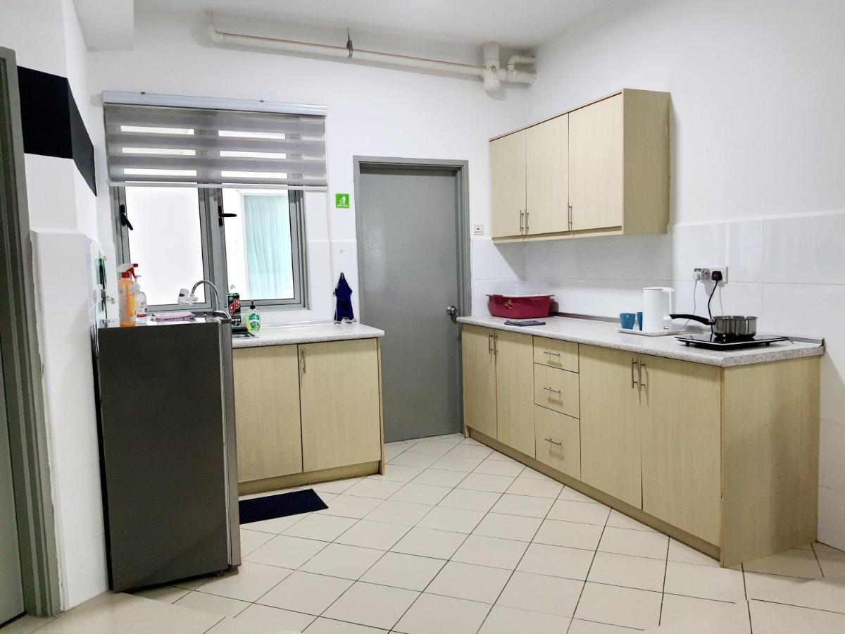 Apartamento Residensi Flora Seri Kembangan Exterior foto