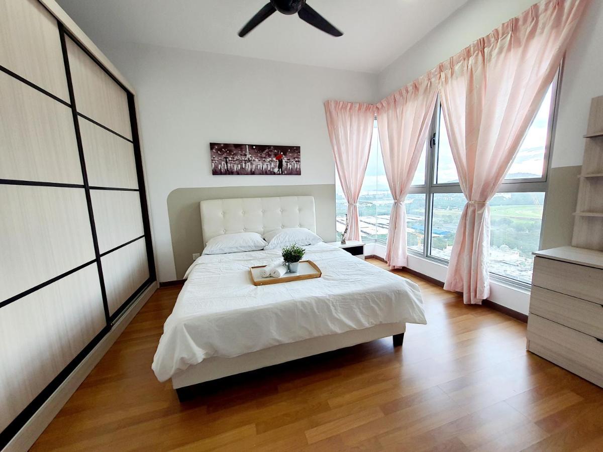 Apartamento Residensi Flora Seri Kembangan Exterior foto